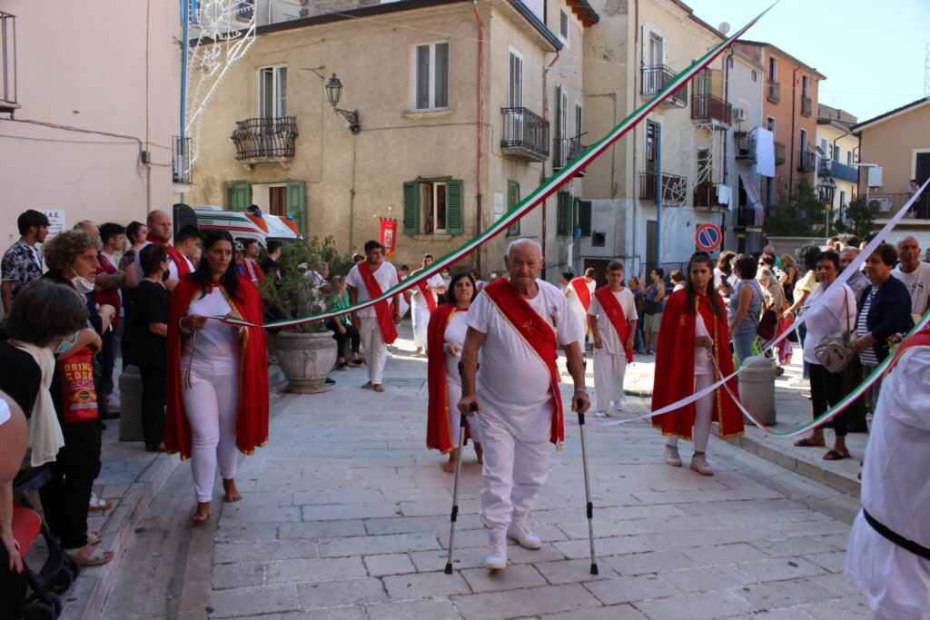 MUGNANO. Ieri la marcia dei Battenti in onore a San Pellegrino