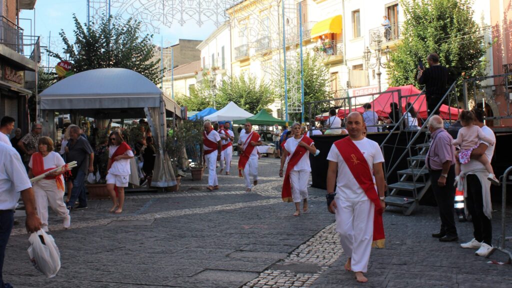 MUGNANO. Ieri la marcia dei Battenti in onore a San Pellegrino