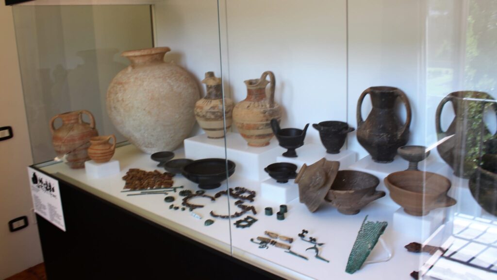 Avella  Visita ai monumenti da parte dei membri del Centro 66 dellArciconfraternita Universale di Santa Filomena