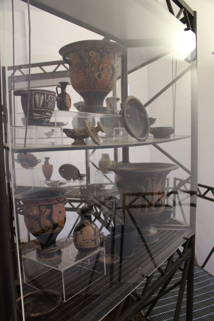 Avella  Visita ai monumenti da parte dei membri del Centro 66 dellArciconfraternita Universale di Santa Filomena