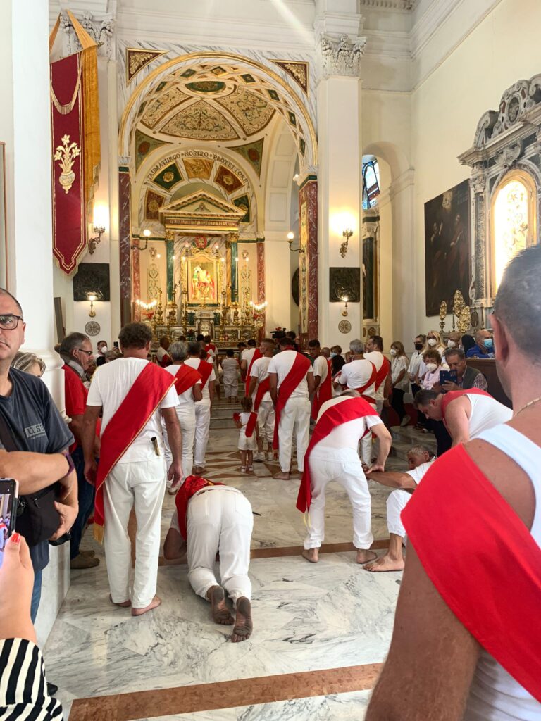 ALTAVILLA IRPINA. Le foto dei Battenti avellani in onore di San Pellegrino