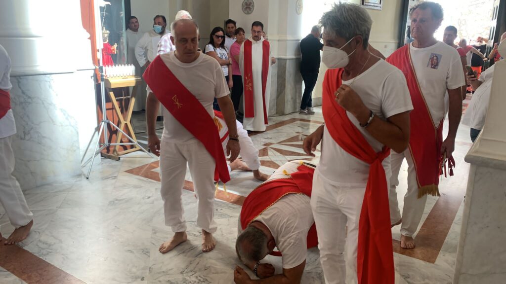 ALTAVILLA IRPINA. Le foto dei Battenti avellani in onore di San Pellegrino