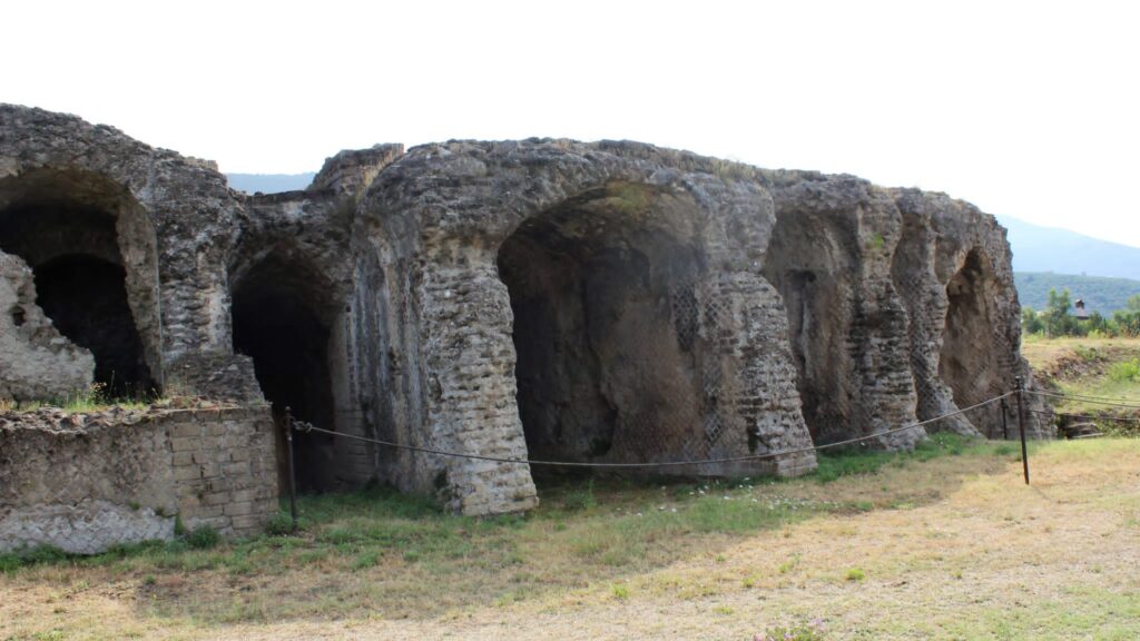Avella  Visita ai monumenti da parte dei membri del Centro 66 dellArciconfraternita Universale di Santa Filomena