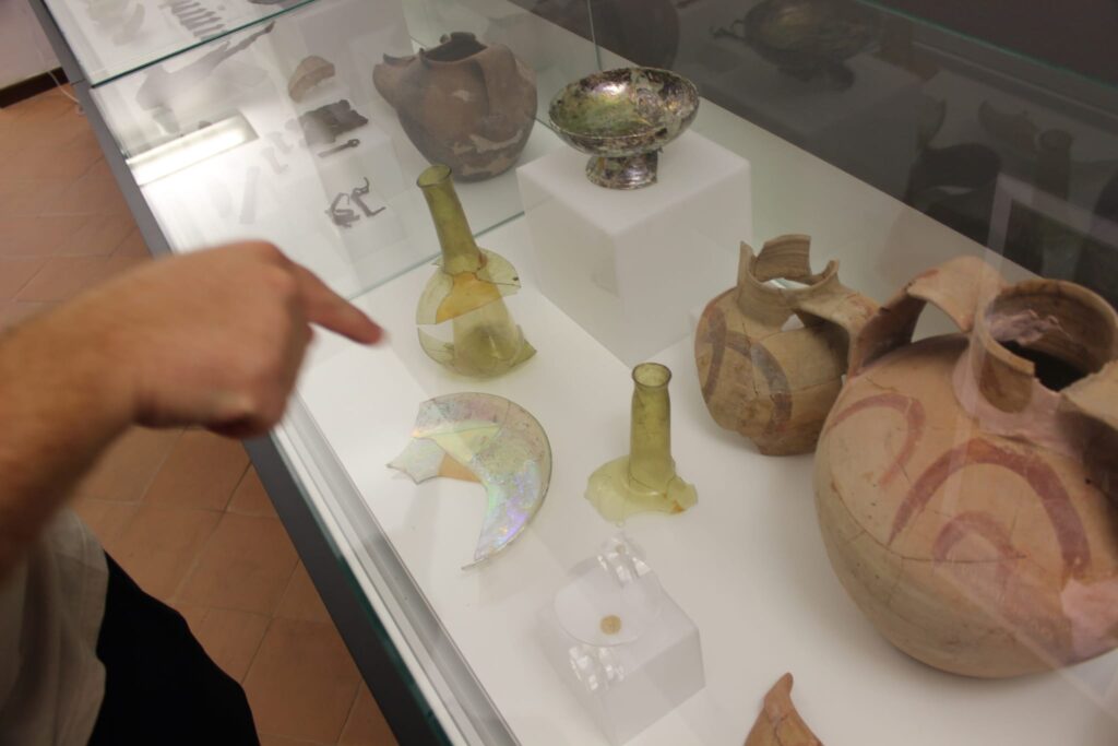 Avella  Visita ai monumenti da parte dei membri del Centro 66 dellArciconfraternita Universale di Santa Filomena