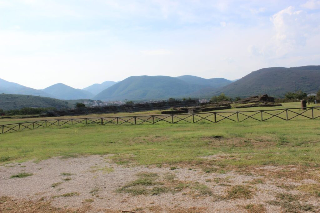 Avella  Visita ai monumenti da parte dei membri del Centro 66 dellArciconfraternita Universale di Santa Filomena