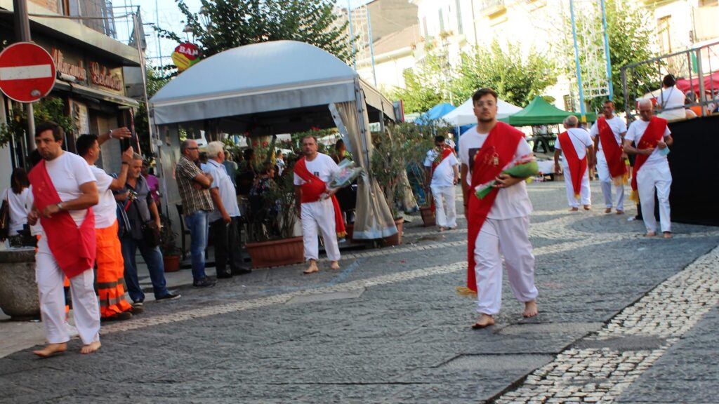 MUGNANO. Ieri la marcia dei Battenti in onore a San Pellegrino