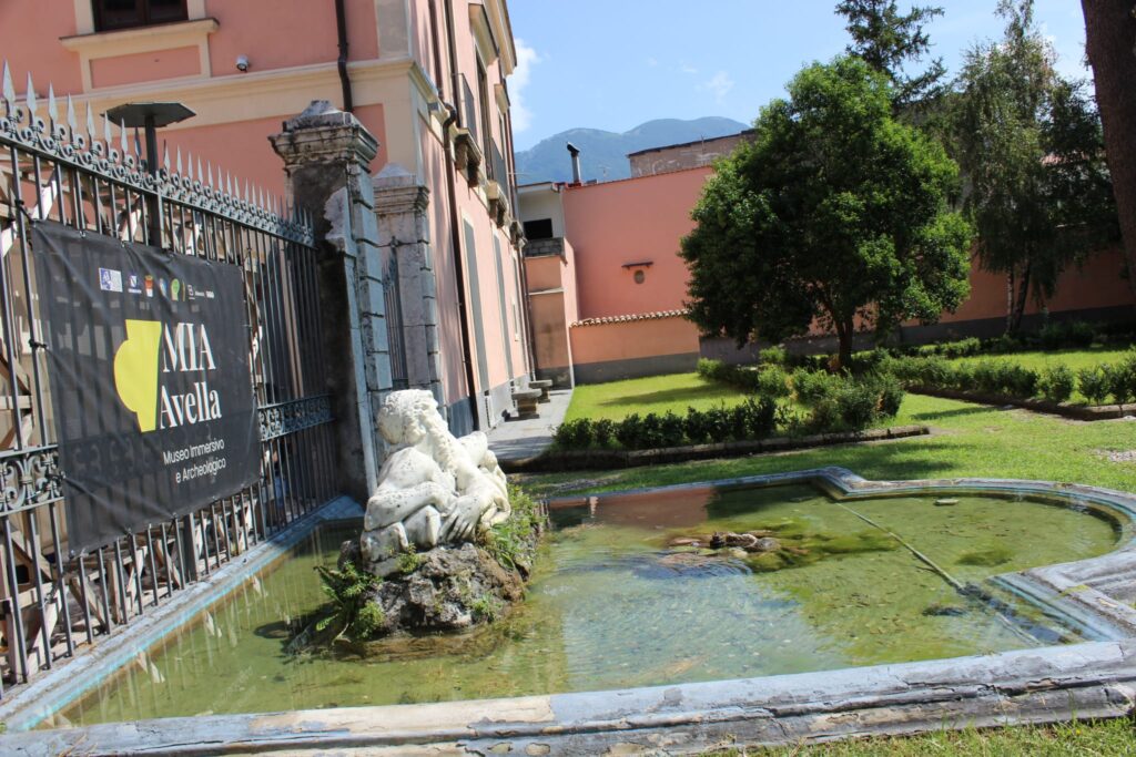 Avella  Visita ai monumenti da parte dei membri del Centro 66 dellArciconfraternita Universale di Santa Filomena