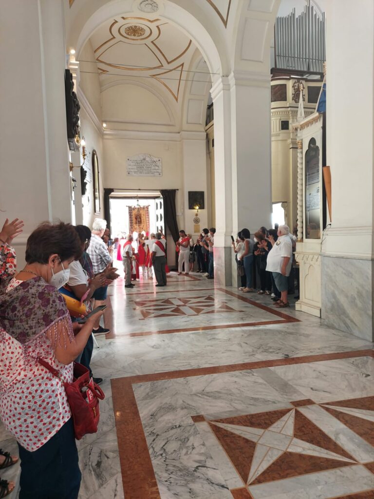 ALTAVILLA IRPINA. Le foto dei Battenti avellani in onore di San Pellegrino