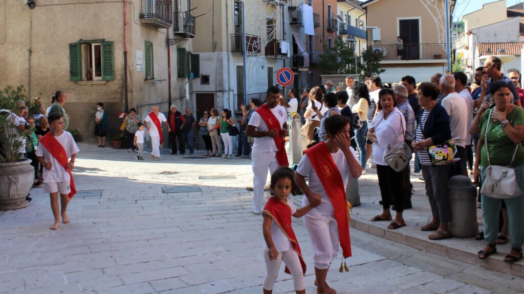 MUGNANO. Ieri la marcia dei Battenti in onore a San Pellegrino