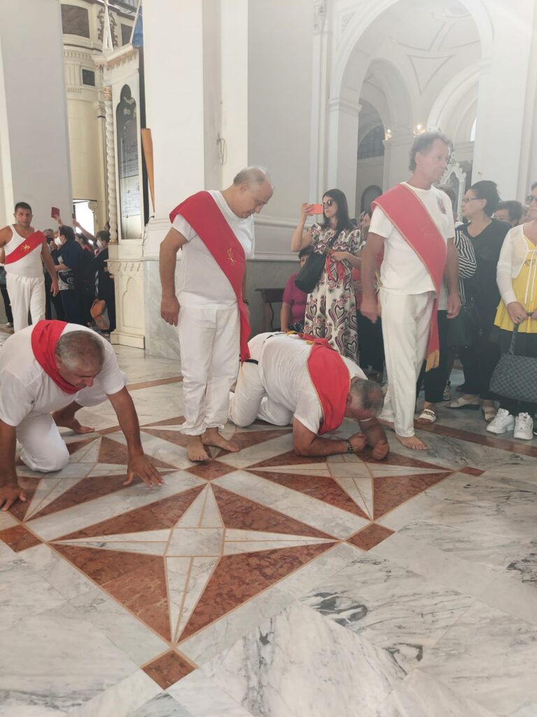 ALTAVILLA IRPINA. Le foto dei Battenti avellani in onore di San Pellegrino