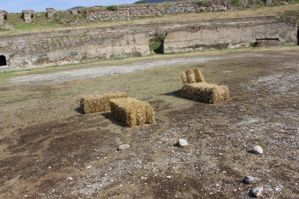Avella  Visita ai monumenti da parte dei membri del Centro 66 dellArciconfraternita Universale di Santa Filomena