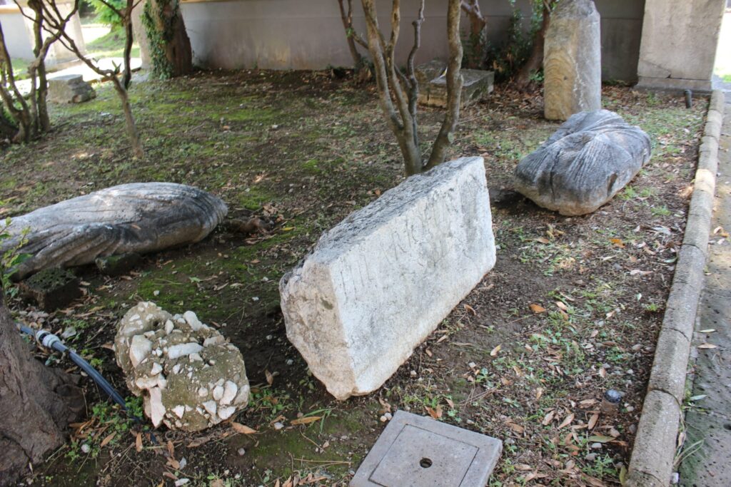 Avella  Visita ai monumenti da parte dei membri del Centro 66 dellArciconfraternita Universale di Santa Filomena