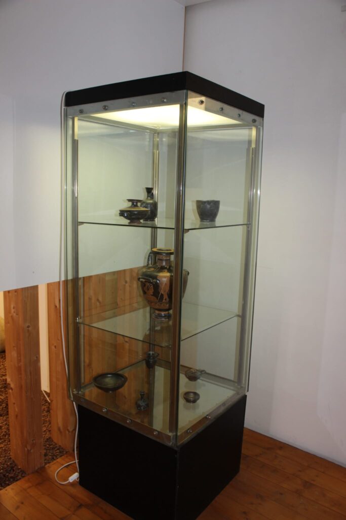 Avella  Visita ai monumenti da parte dei membri del Centro 66 dellArciconfraternita Universale di Santa Filomena