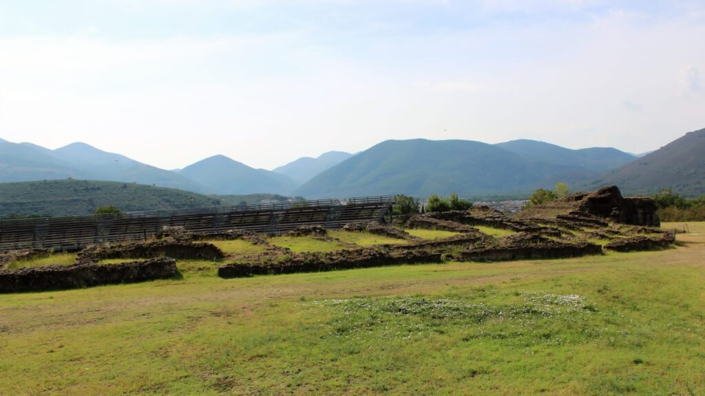 Avella  Visita ai monumenti da parte dei membri del Centro 66 dellArciconfraternita Universale di Santa Filomena