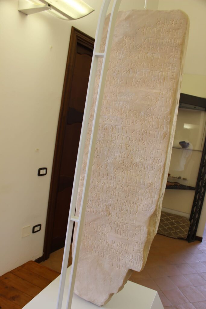 Avella  Visita ai monumenti da parte dei membri del Centro 66 dellArciconfraternita Universale di Santa Filomena