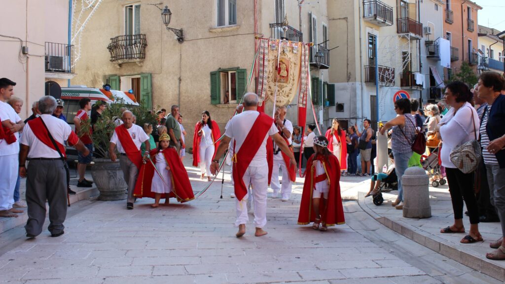 MUGNANO. Ieri la marcia dei Battenti in onore a San Pellegrino