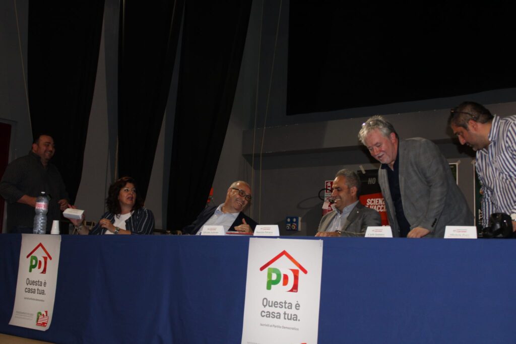 I candidati Pd fanno tappa a Baiano in cerca di consensi. Ecco le foto