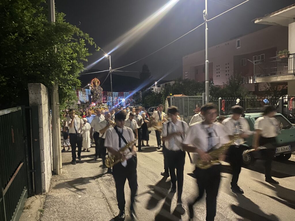 Avella  Processione della Madonna delle Grazie e di San Sebastiano   la soddisfazione del parroco e del Comitato