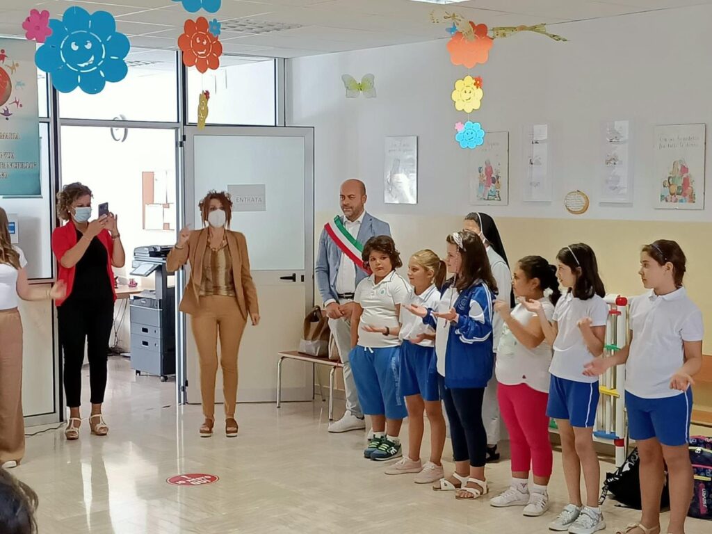 VISCIANO. Il sindaco Trinchese presenzia allapertura dellanno scolastico. Ecco il suo pensiero