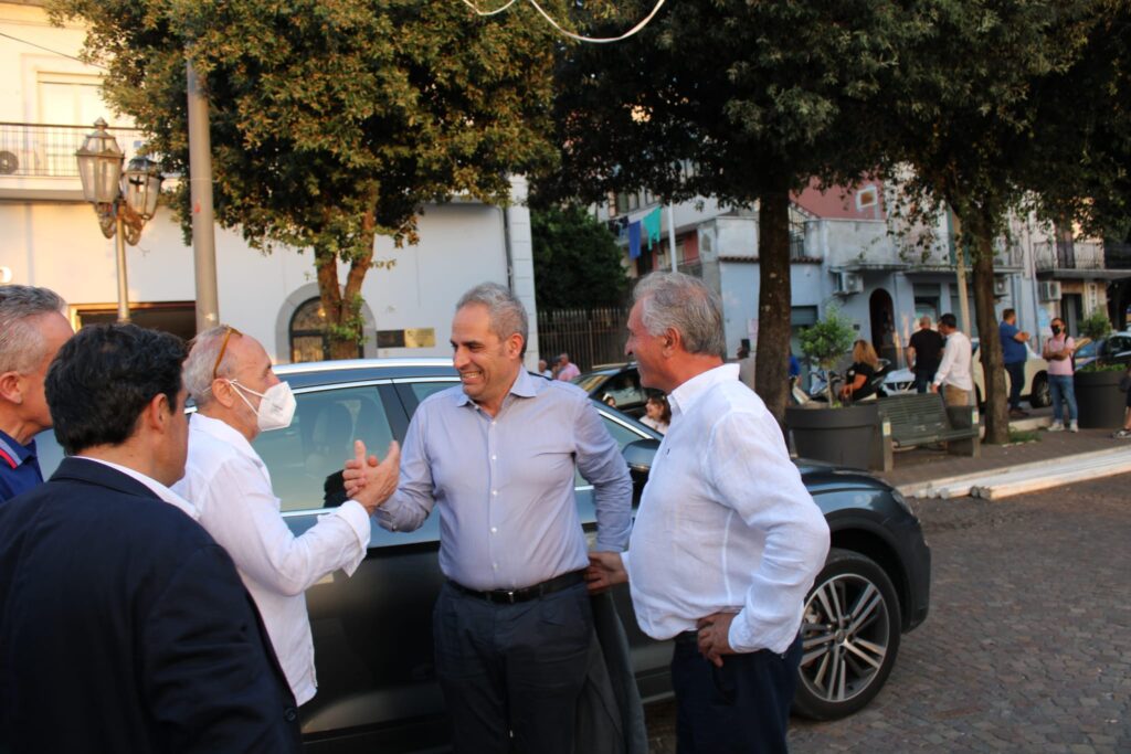 I candidati Pd fanno tappa a Baiano in cerca di consensi. Ecco le foto