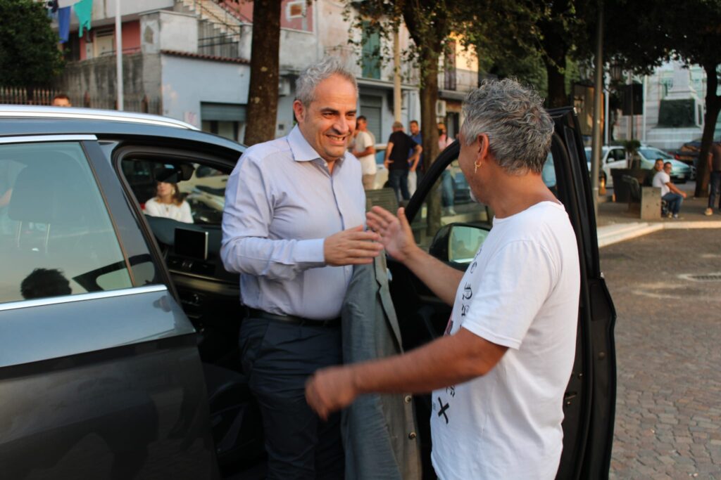 I candidati Pd fanno tappa a Baiano in cerca di consensi. Ecco le foto