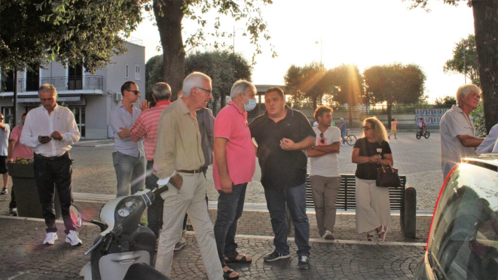 I candidati Pd fanno tappa a Baiano in cerca di consensi. Ecco le foto