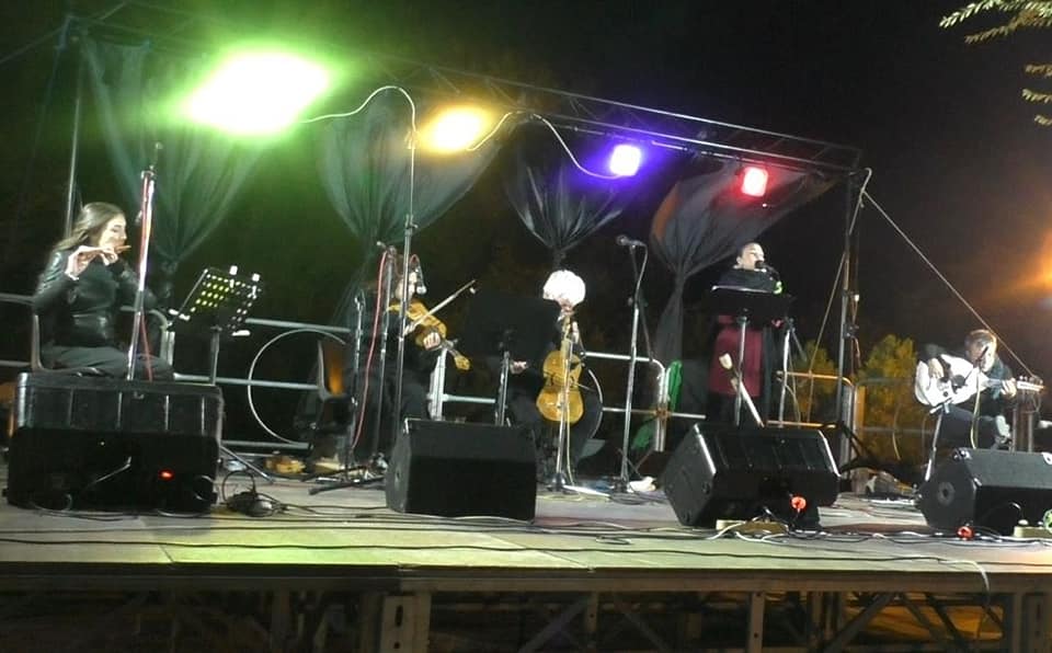 VALLI BEN VIVERE. A VALLATA PROTAGONISTA LA DEVOZIONE MARIANA CON IL CONCERTO PRESSO LA CHIESA DI SANTA MARIA. E VENERDÌ 16 RIEVOCAZIONE DEGLI ANTICHI MESTIERI. VALLI BEN VIVERE. A VALLATA PROTAGONISTA LA DEVOZIONE MARIANA CON IL CONCERTO PRESSO LA CHIESA DI SANTA MARIA. E VENERDÌ 16 RIEVOCAZIONE DEGLI ANTICHI MESTIERI.