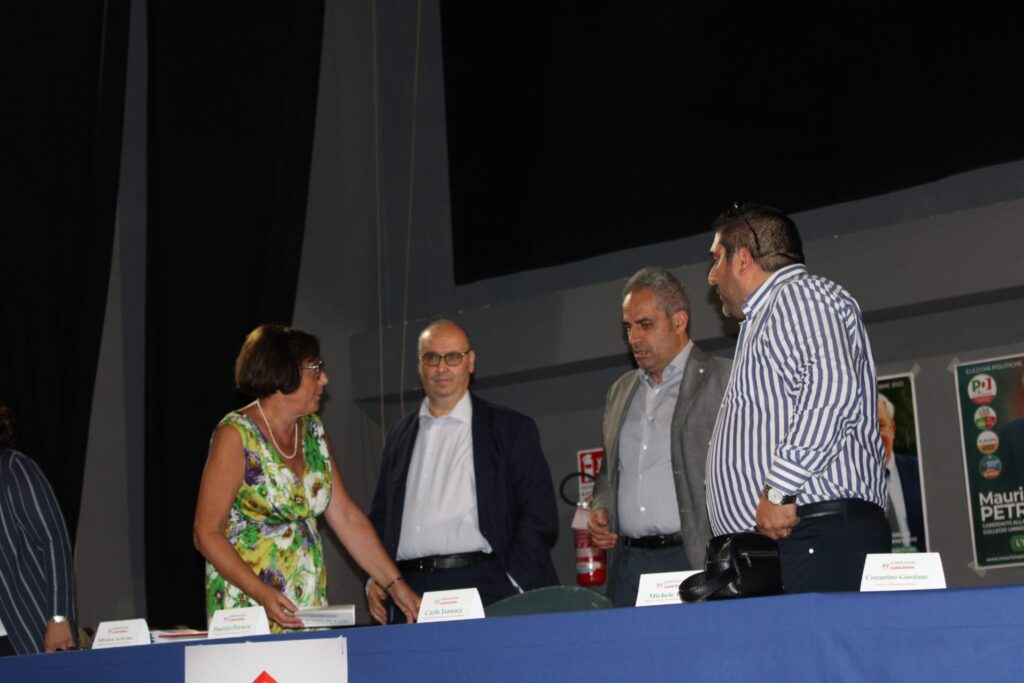 I candidati Pd fanno tappa a Baiano in cerca di consensi. Ecco le foto