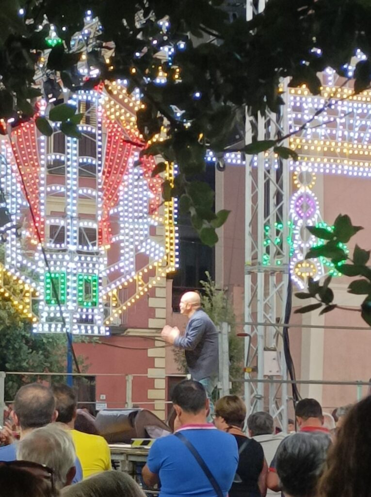 AVELLA. Festa patronale, Peppe Iodice è un successo. Applausi e tante risate