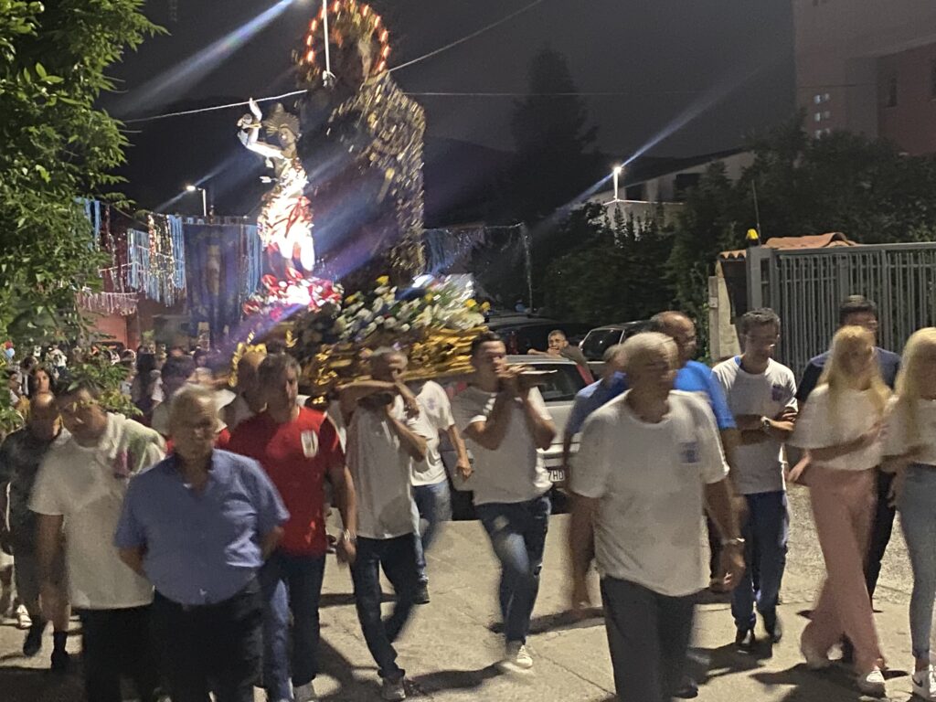 Avella  Processione della Madonna delle Grazie e di San Sebastiano   la soddisfazione del parroco e del Comitato