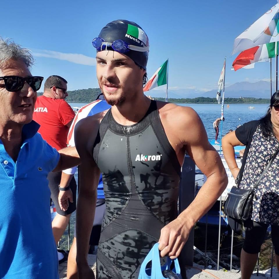 AVELLA. Andrea Rega terzo ai mondiali di nuoto pinnato sui 3000 metri AVELLA. Andrea Rega terzo ai mondiali di nuoto pinnato sui 3000 metri