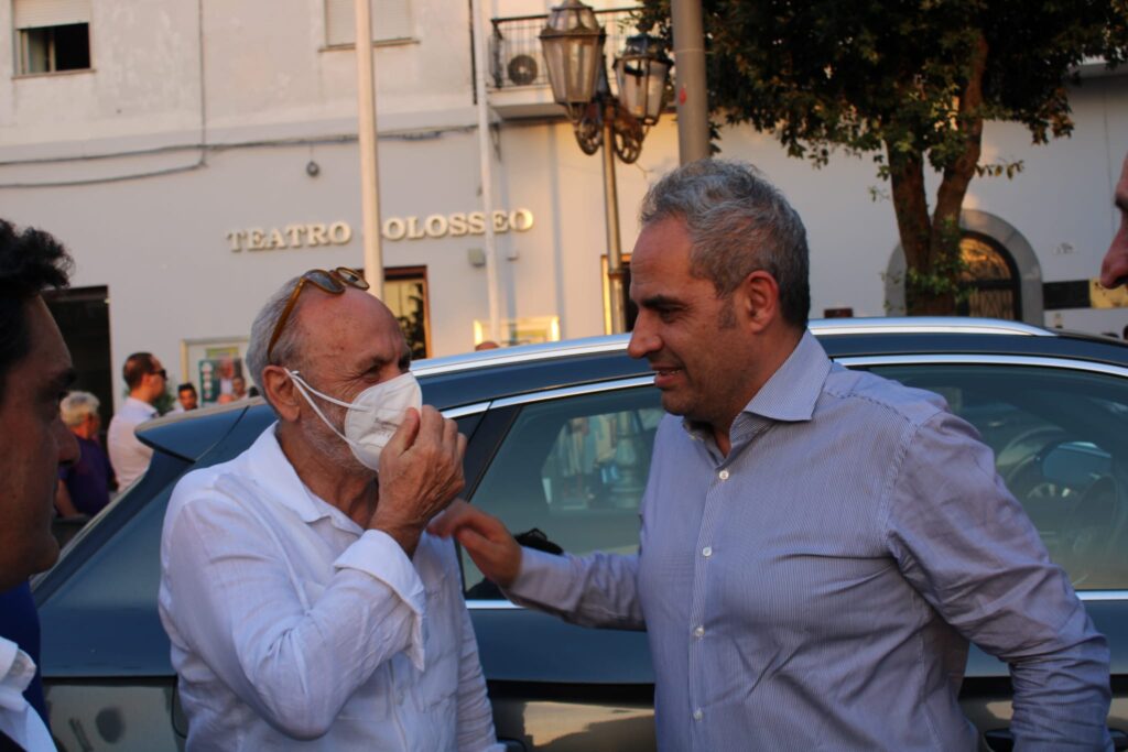 I candidati Pd fanno tappa a Baiano in cerca di consensi. Ecco le foto