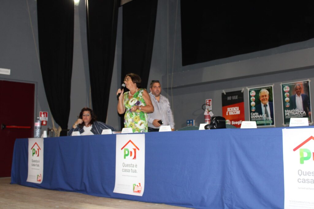 I candidati Pd fanno tappa a Baiano in cerca di consensi. Ecco le foto