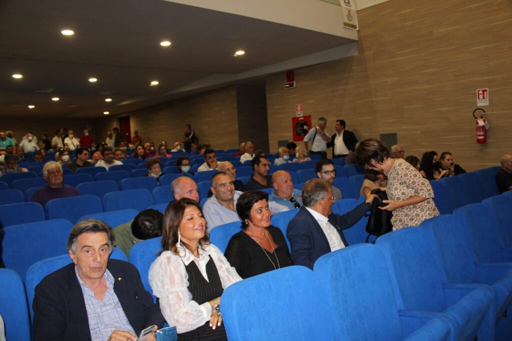 I candidati Pd fanno tappa a Baiano in cerca di consensi. Ecco le foto