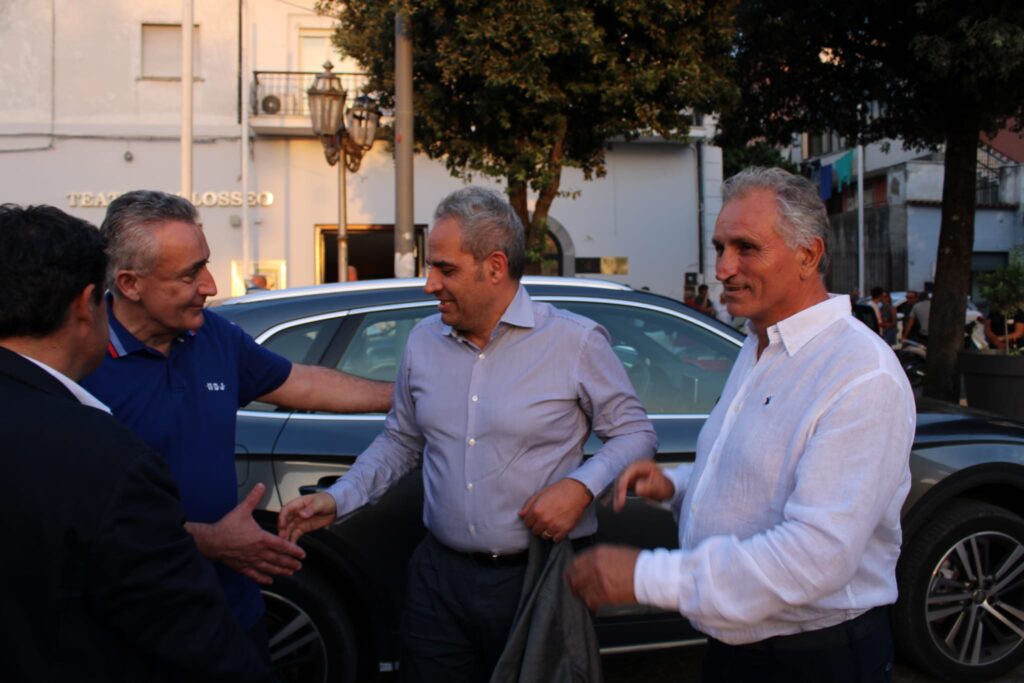 I candidati Pd fanno tappa a Baiano in cerca di consensi. Ecco le foto