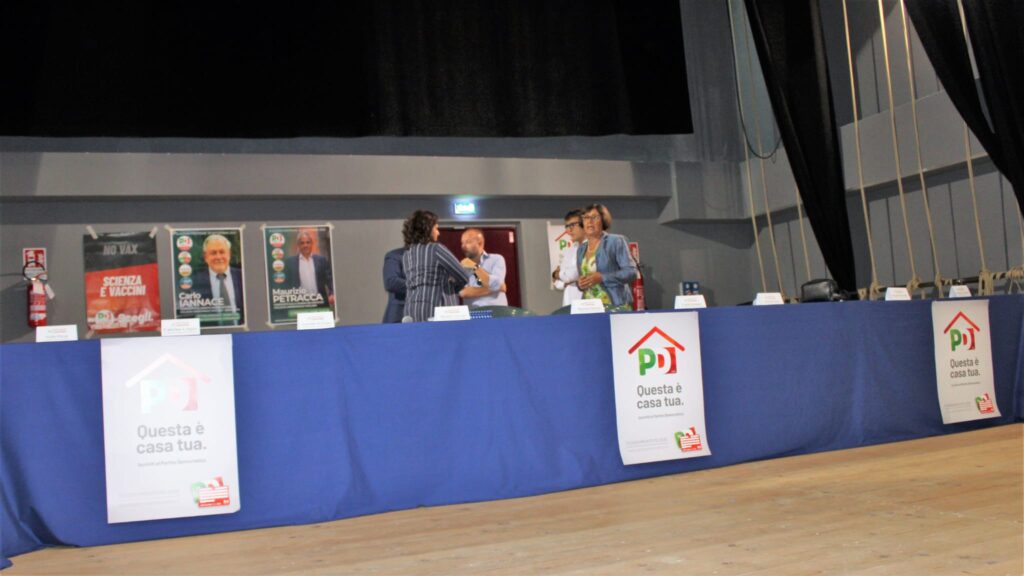 I candidati Pd fanno tappa a Baiano in cerca di consensi. Ecco le foto