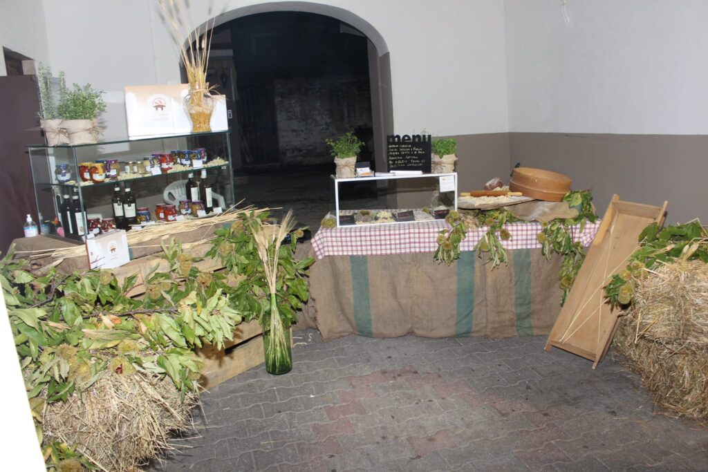 AVELLA. Le foto di un sabato di festa girando per la sagra della Castagna e della nocciola