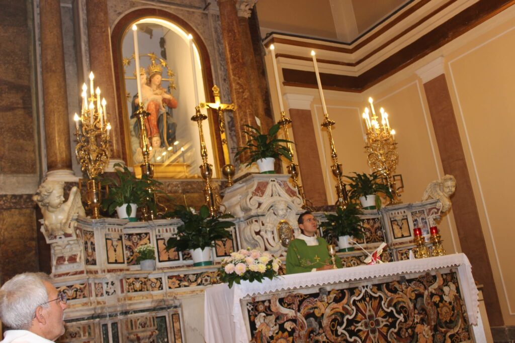 MUGNANO. Le foto più belle della ricollocazione di Santa Filomena nella sua Cappella