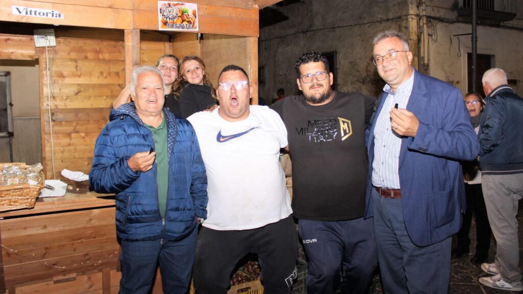 AVELLA. Le foto di un sabato di festa girando per la sagra della Castagna e della nocciola