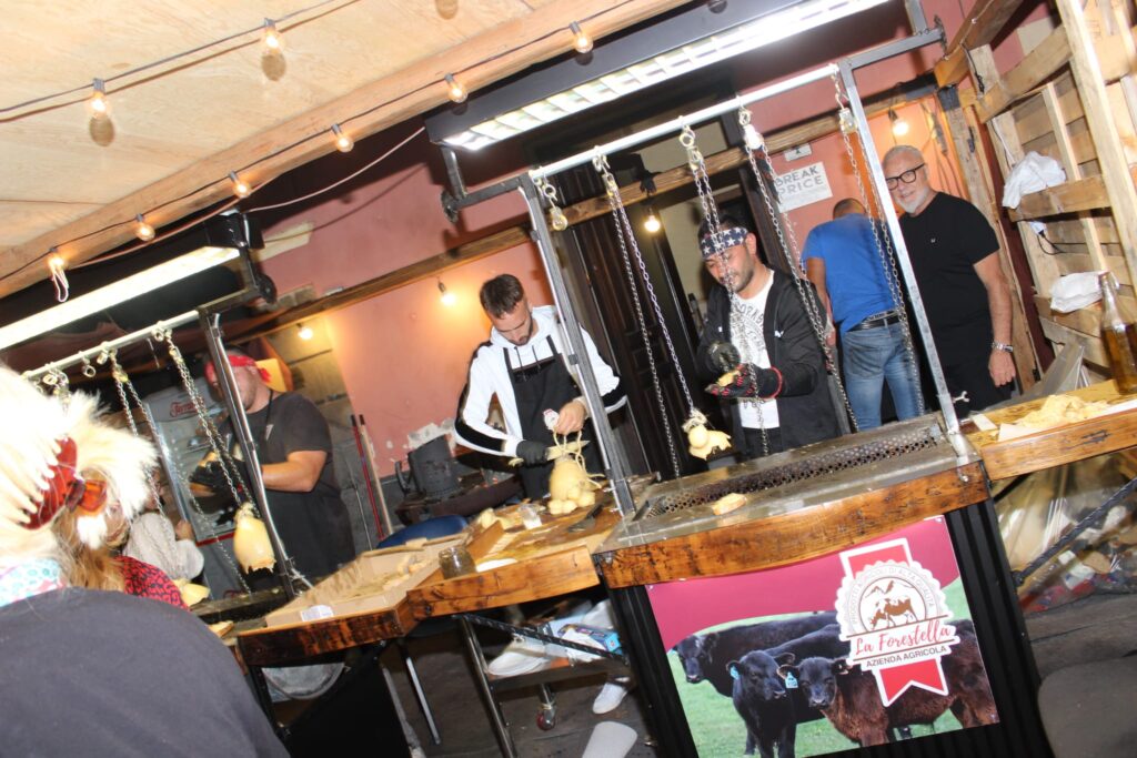 AVELLA. Le foto di un sabato di festa girando per la sagra della Castagna e della nocciola