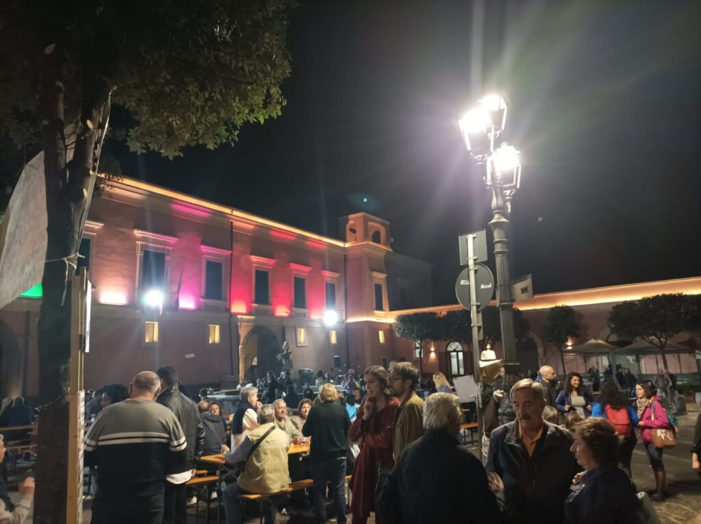 AVELLA (AV)  La Decima Sagra della Nocciola e della Castagna: Due fine Settimana di Gusto e Tradizione