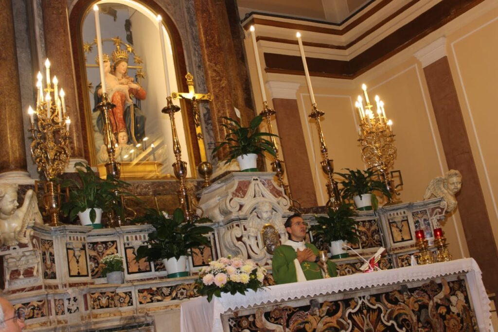 MUGNANO. Le foto più belle della ricollocazione di Santa Filomena nella sua Cappella