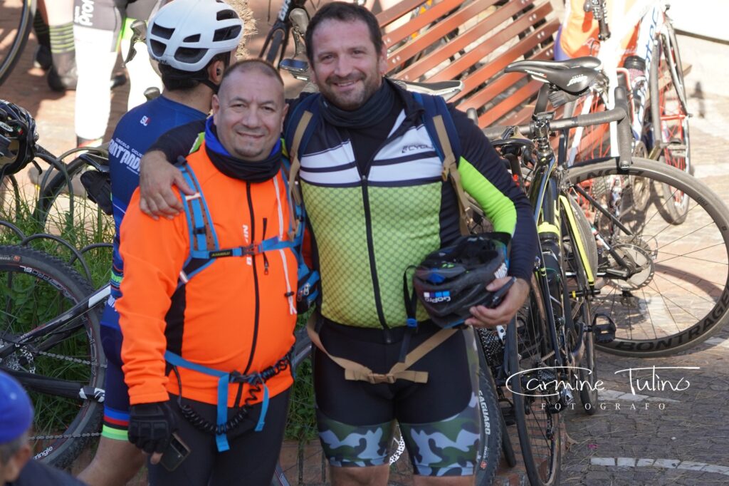 VISCIANO. Ciclo pellegrinaggio per la Pace. Centinaia i ciclisti che hanno risposto all’iniziativa