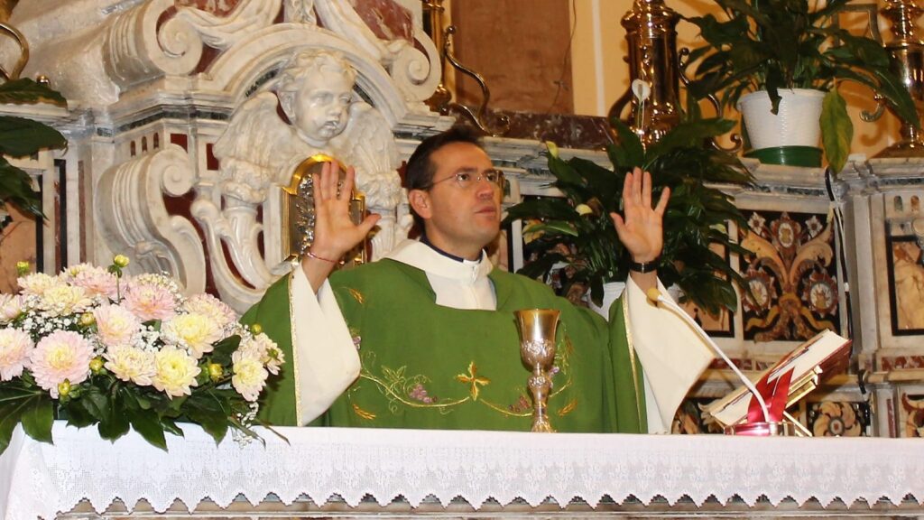 MUGNANO. Le foto più belle della ricollocazione di Santa Filomena nella sua Cappella