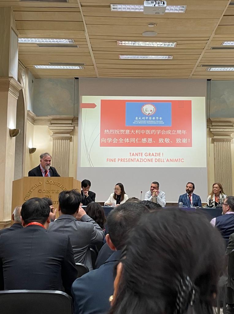 ROMA. Medicina tradizionale cinese, tanti agopuntori di fama internazionale in convegno. Tra i partecipanti anche il dott. Filomeno Caruso ROMA. Medicina tradizionale cinese, tanti agopuntori di fama internazionale in convegno. Tra i partecipanti anche il dott. Filomeno Caruso