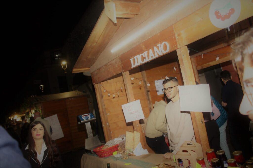 AVELLA. Le foto di un sabato di festa girando per la sagra della Castagna e della nocciola