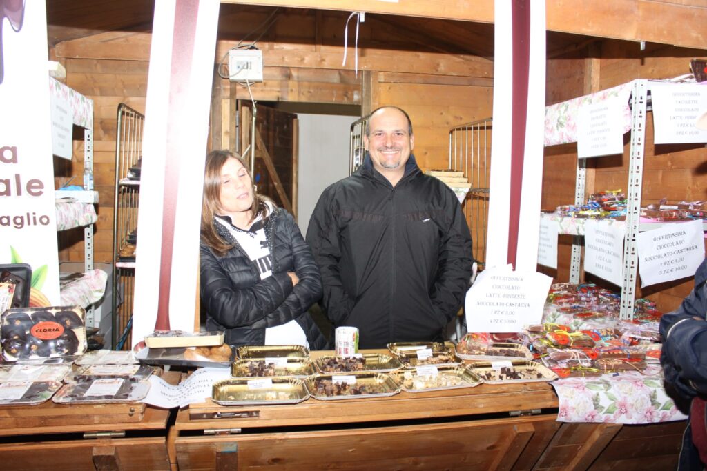 AVELLA. Le foto di un sabato di festa girando per la sagra della Castagna e della nocciola
