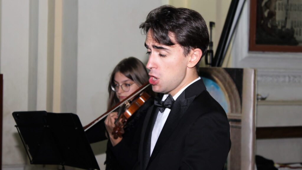 AVELLA. Dolci note per Carlo, le foto della serata