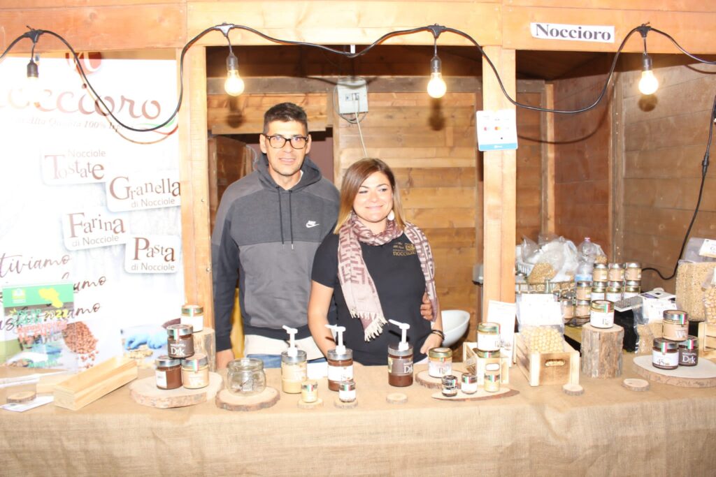 AVELLA. Le foto di un sabato di festa girando per la sagra della Castagna e della nocciola