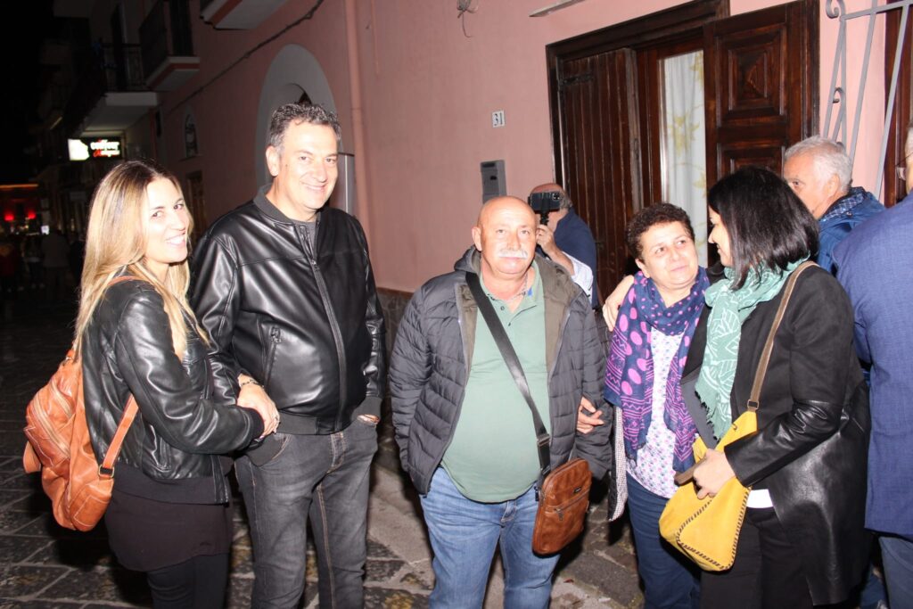 AVELLA. Le foto di un sabato di festa girando per la sagra della Castagna e della nocciola
